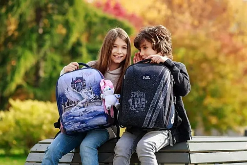 Шкільний рюкзак для дівчинки з миленькими тваринками: практичність та стиль